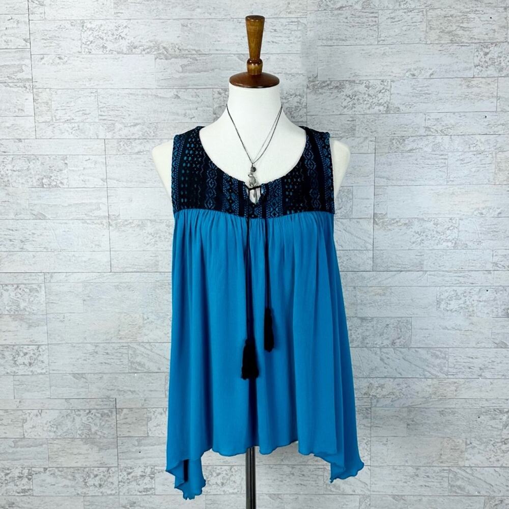 Wrangler blue black lace sleeveless tank top / blouse